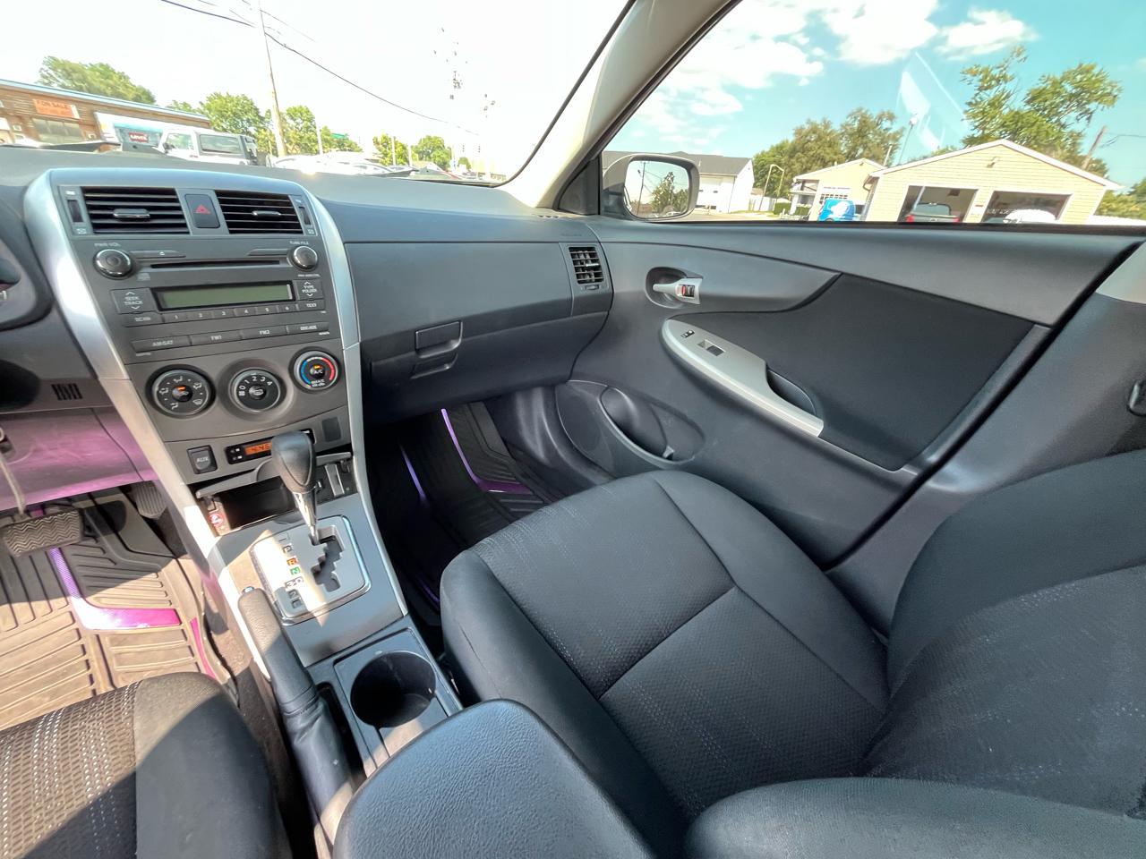 Toyota Corolla S 4-Speed AT 2011