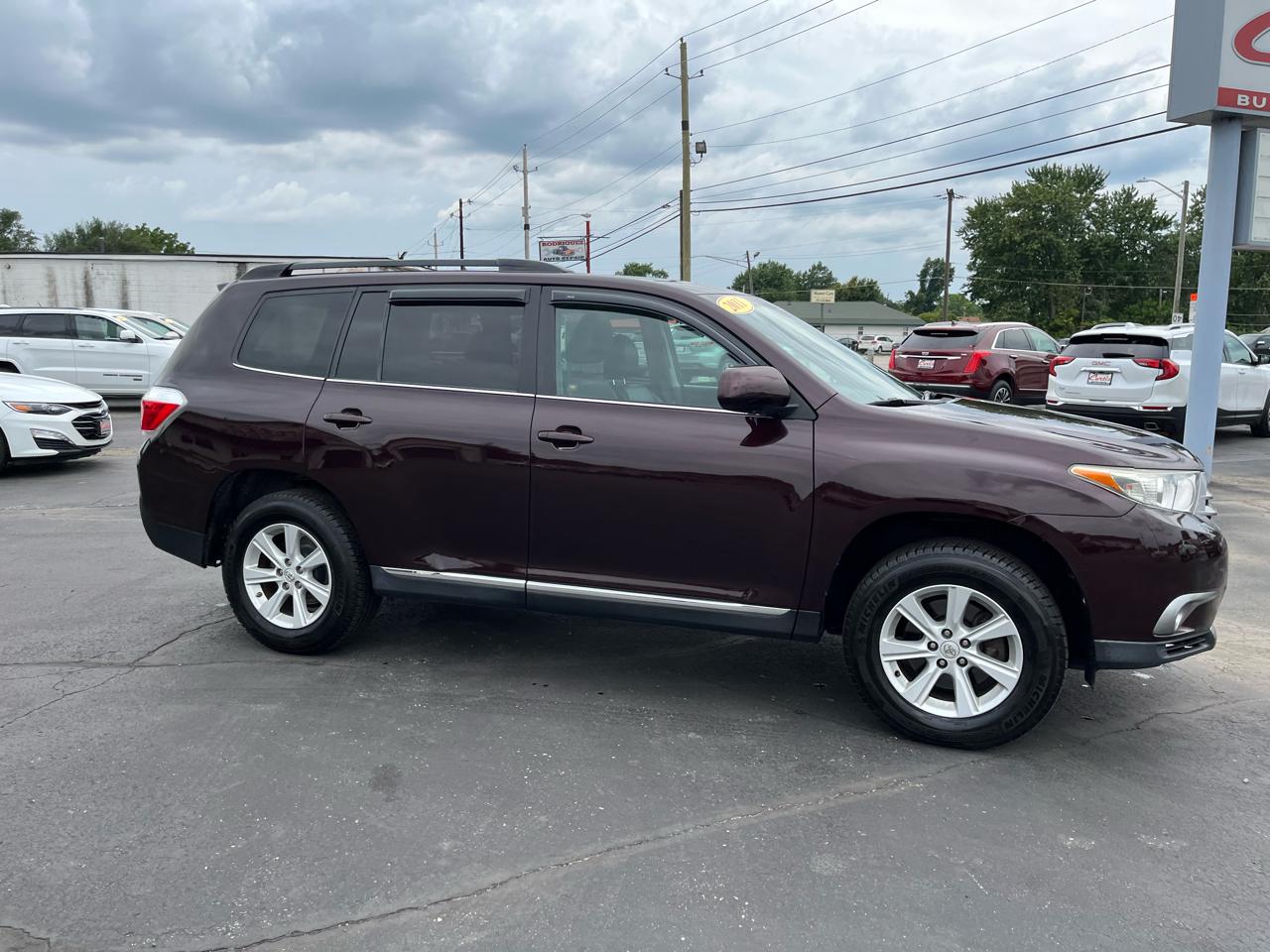 Toyota Highlander Base 4WD 2011