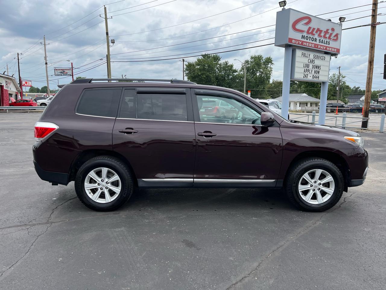 Toyota Highlander Base 4WD 2011