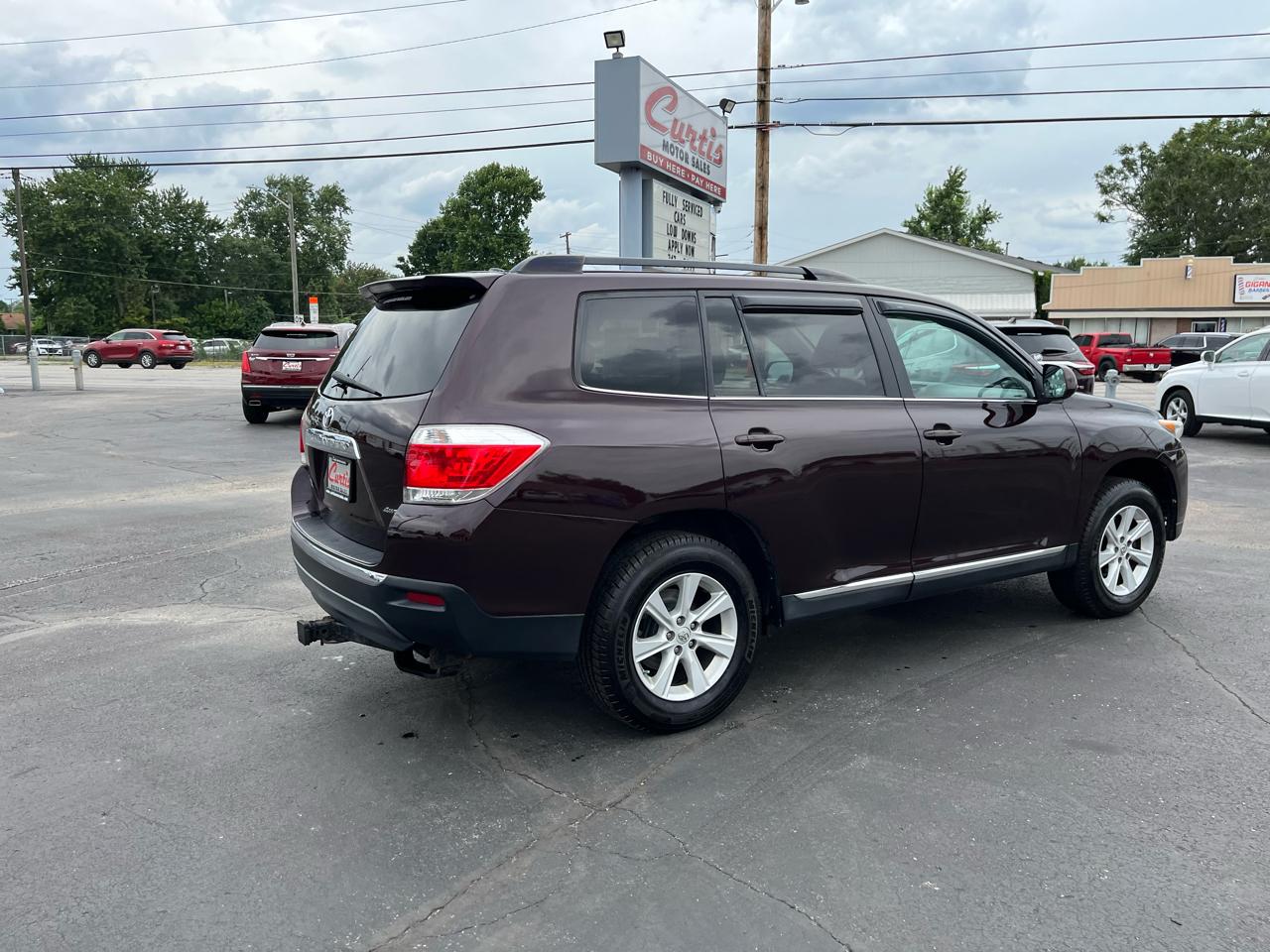 Toyota Highlander Base 4WD 2011