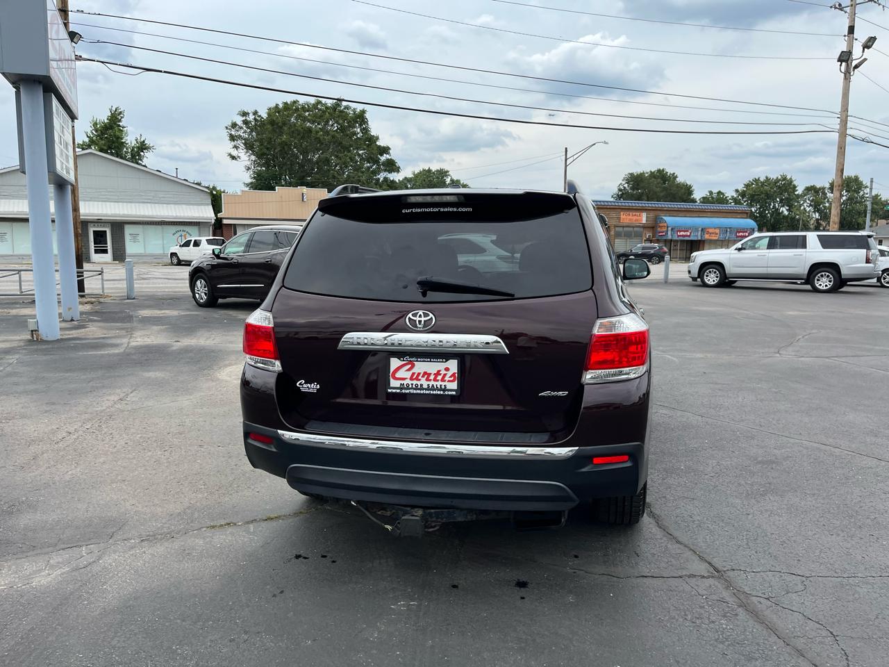 Toyota Highlander Base 4WD 2011