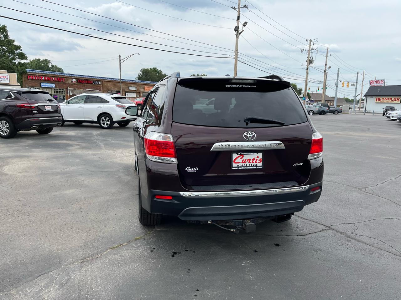 Toyota Highlander Base 4WD 2011