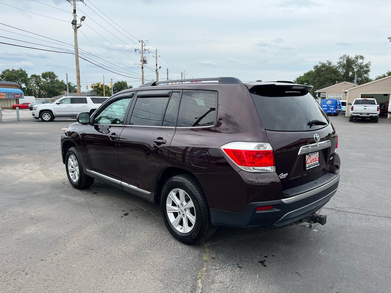 Toyota Highlander Base 4WD 2011