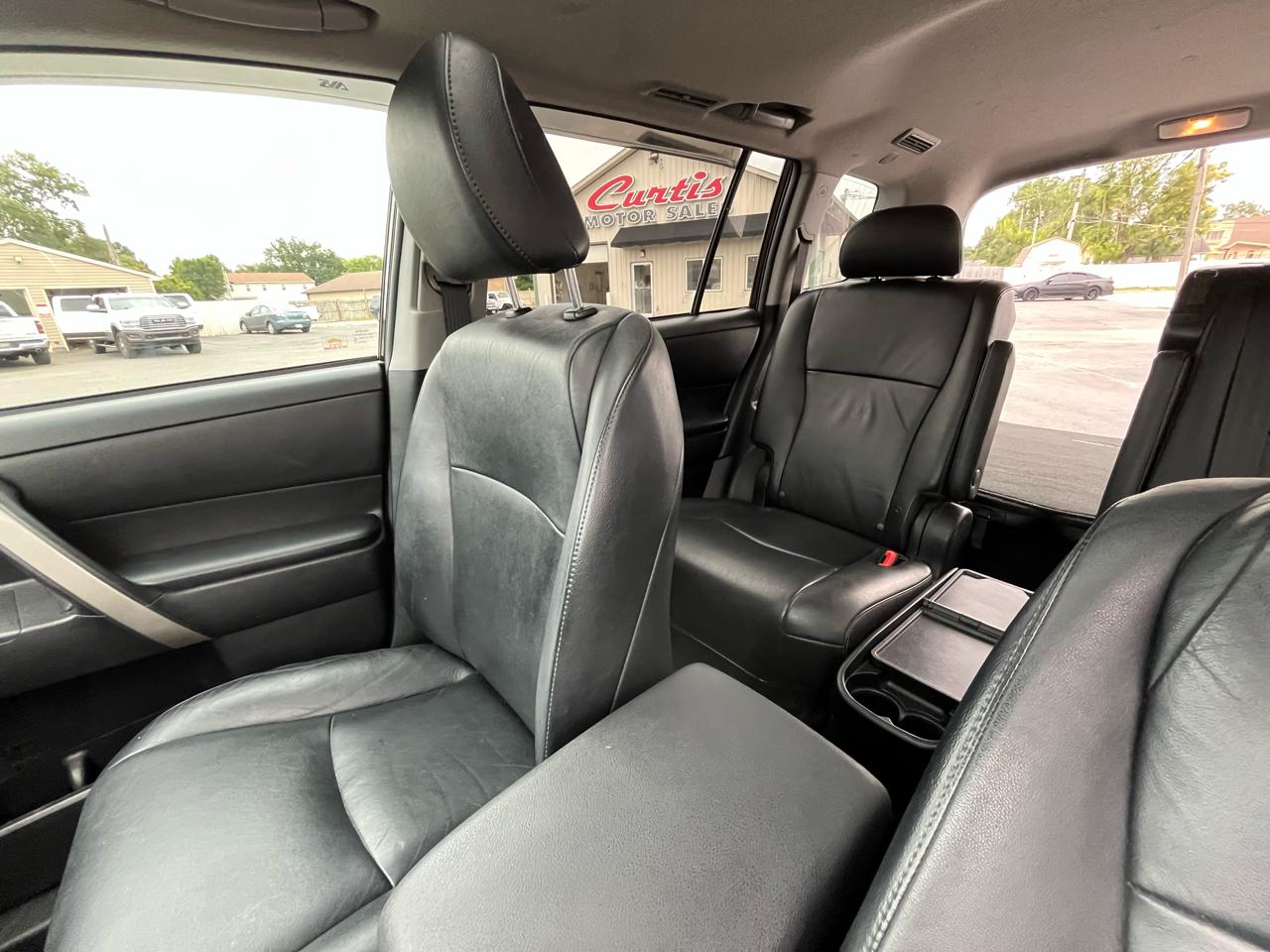Toyota Highlander Base 4WD 2011