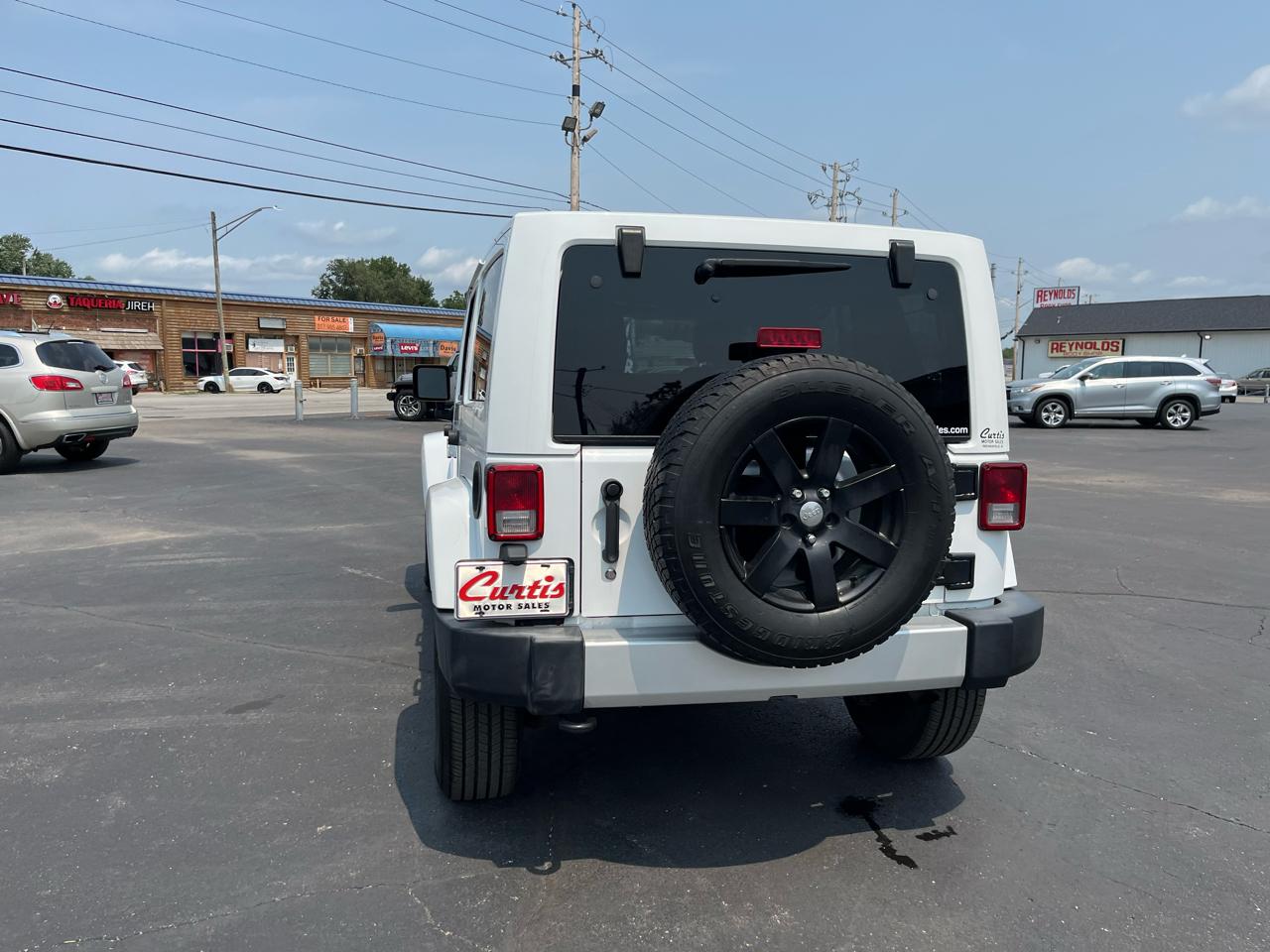 Jeep Wrangler Unlimited Sahara 4WD 2013