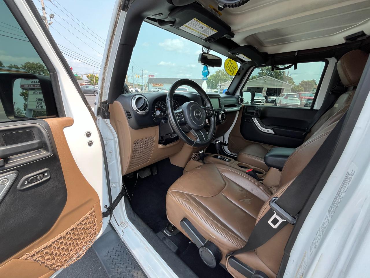 Jeep Wrangler Unlimited Sahara 4WD 2013