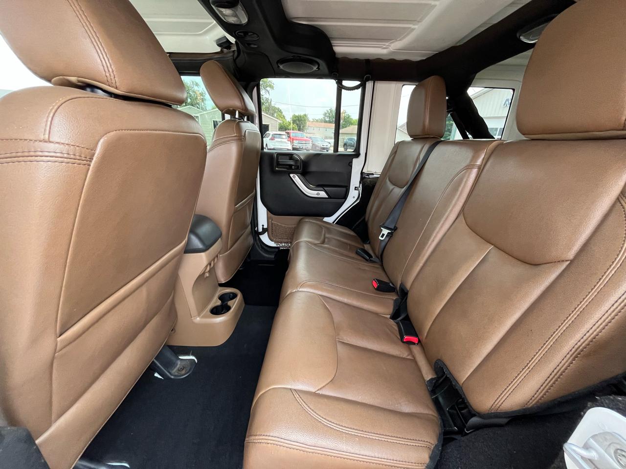 Jeep Wrangler Unlimited Sahara 4WD 2013