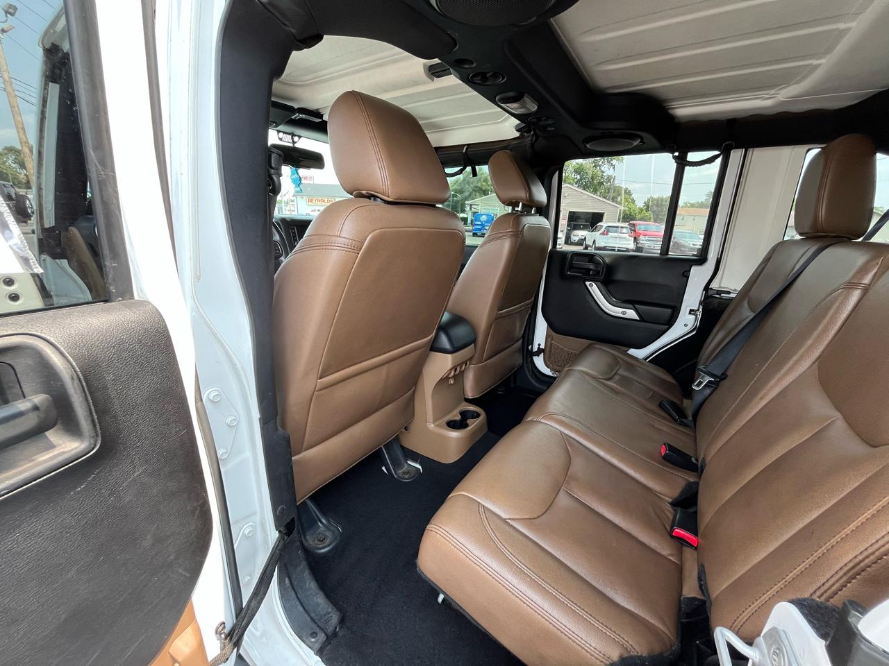 Jeep Wrangler Unlimited Sahara 4WD 2013