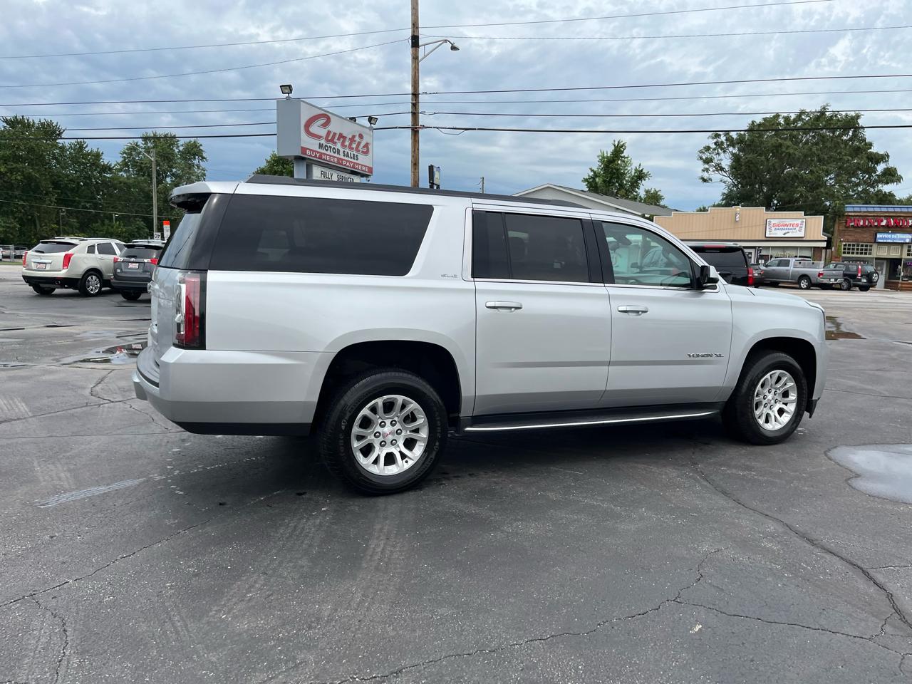 GMC Yukon XL SLE 4WD 2017