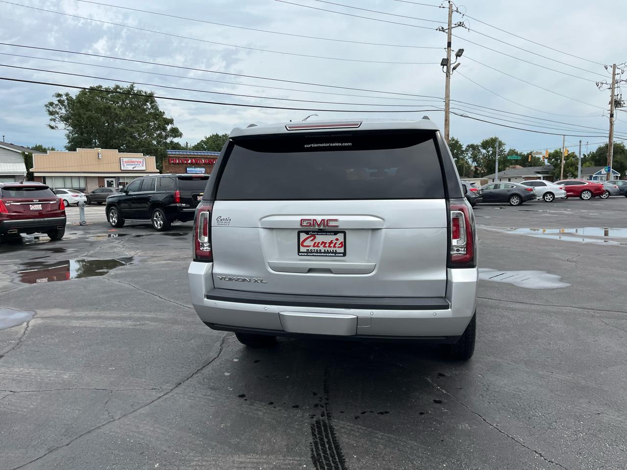 GMC Yukon XL SLE 4WD 2017