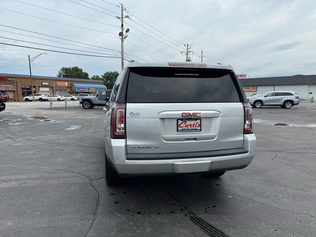 GMC Yukon XL SLE 4WD 2017