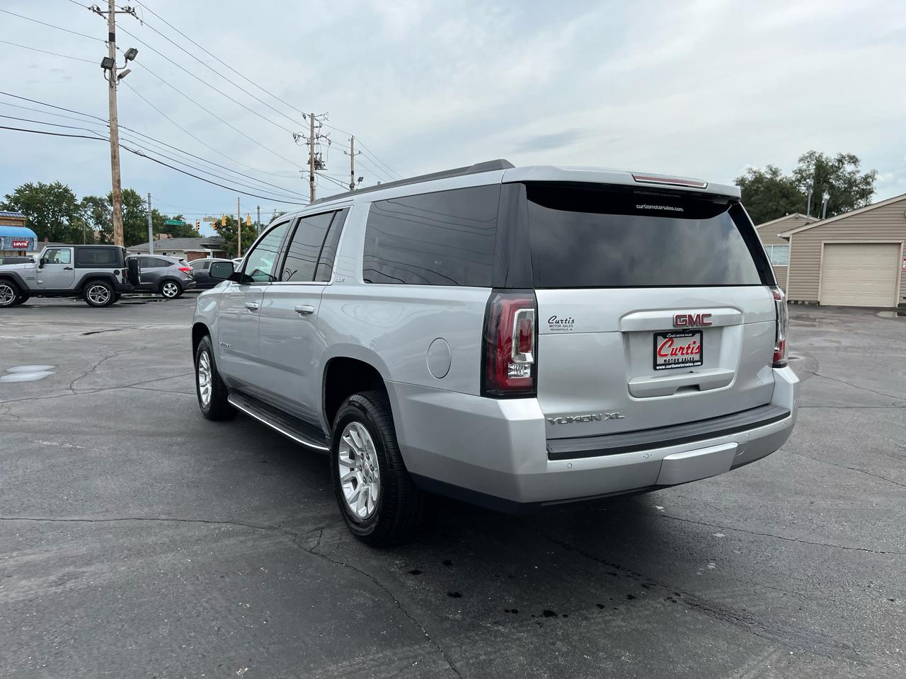 GMC Yukon XL SLE 4WD 2017