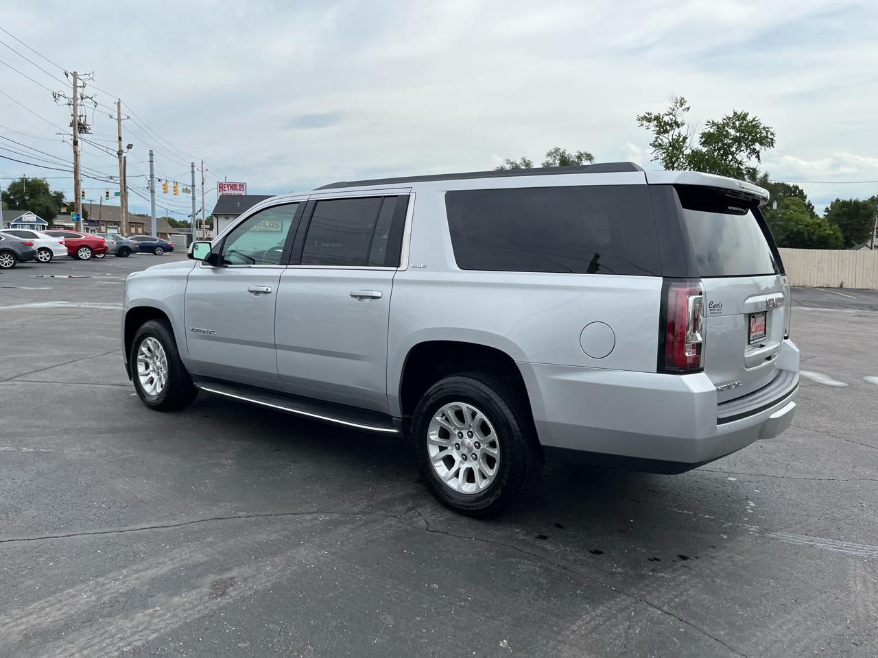GMC Yukon XL SLE 4WD 2017
