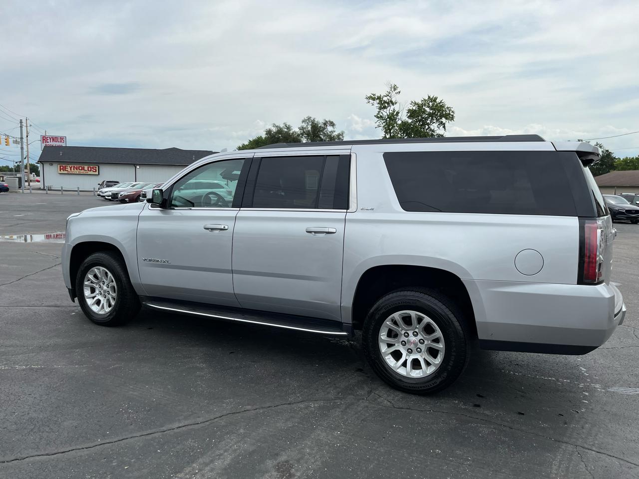 GMC Yukon XL SLE 4WD 2017