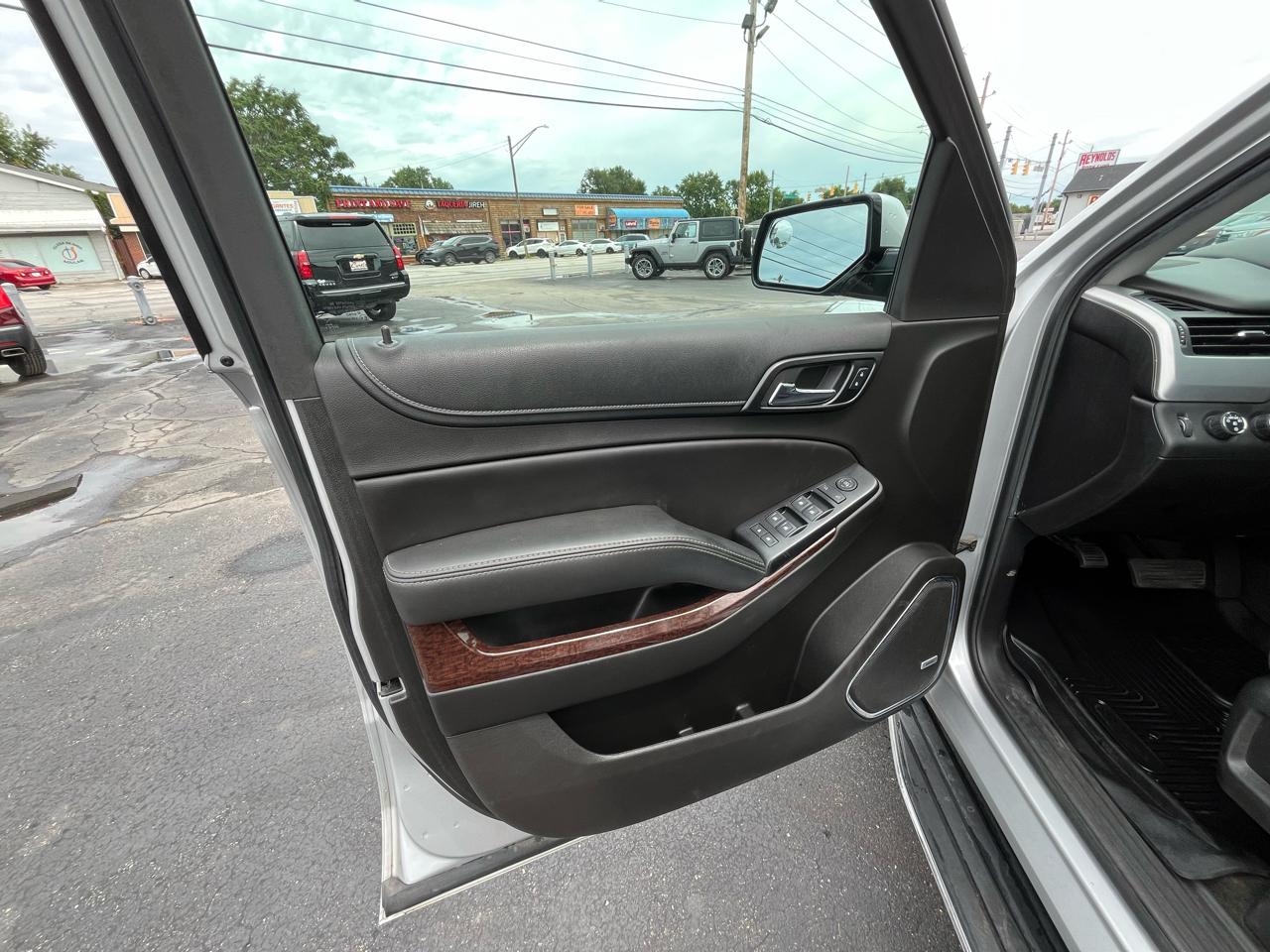 GMC Yukon XL SLE 4WD 2017