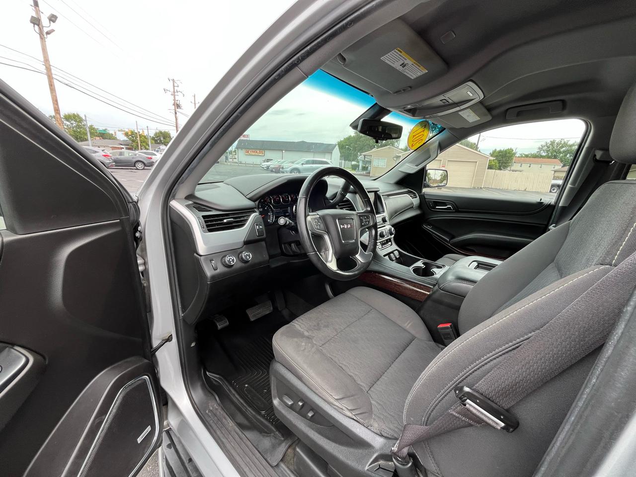 GMC Yukon XL SLE 4WD 2017