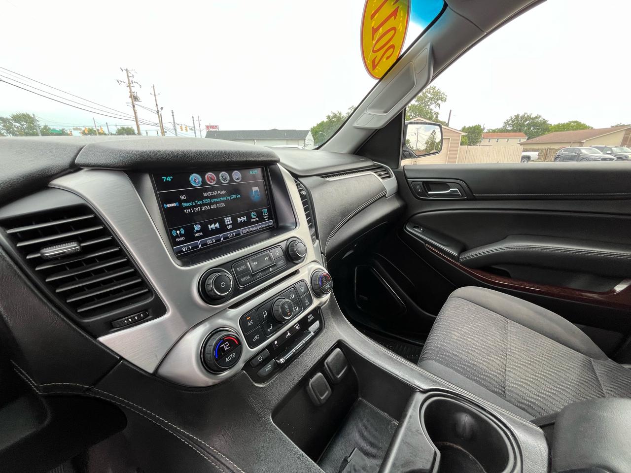 GMC Yukon XL SLE 4WD 2017