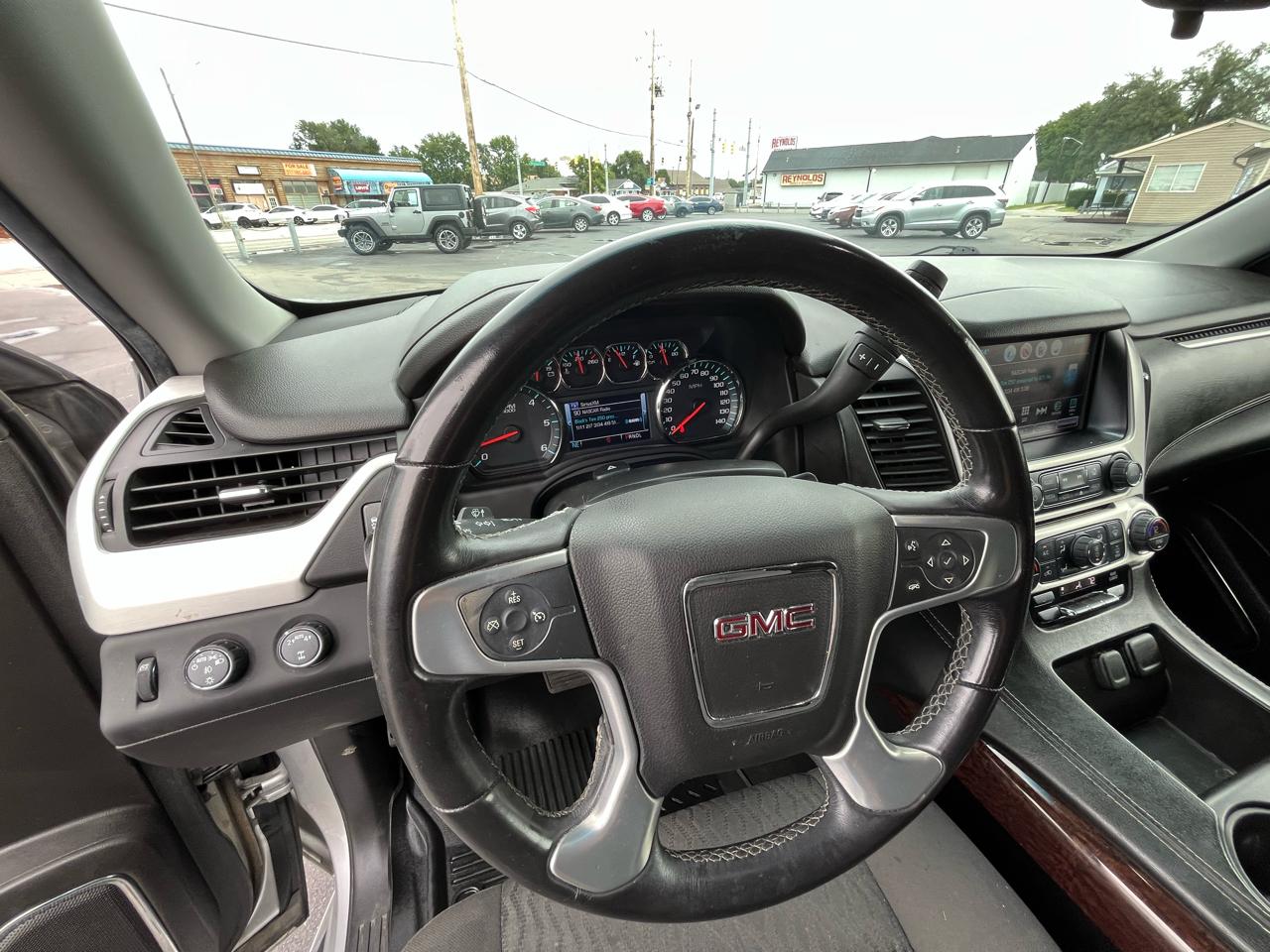 GMC Yukon XL SLE 4WD 2017