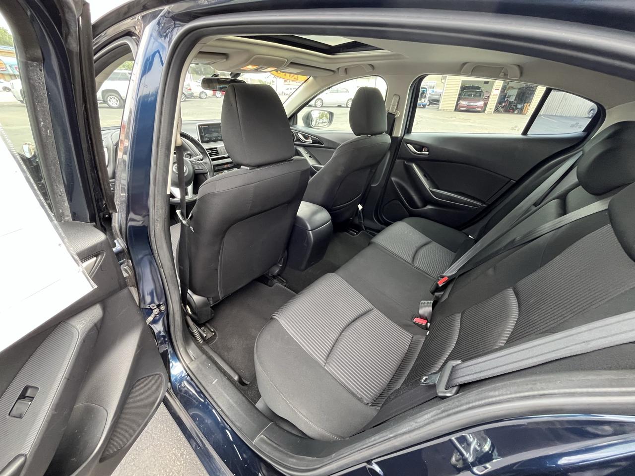 Mazda MAZDA3 i Touring AT 5-Door 2016