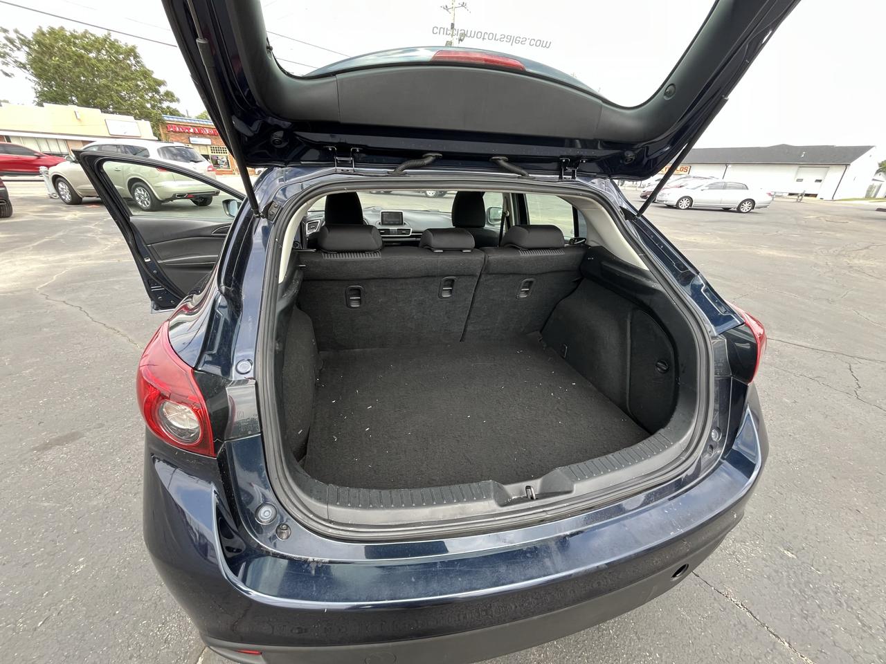 Mazda MAZDA3 i Touring AT 5-Door 2016