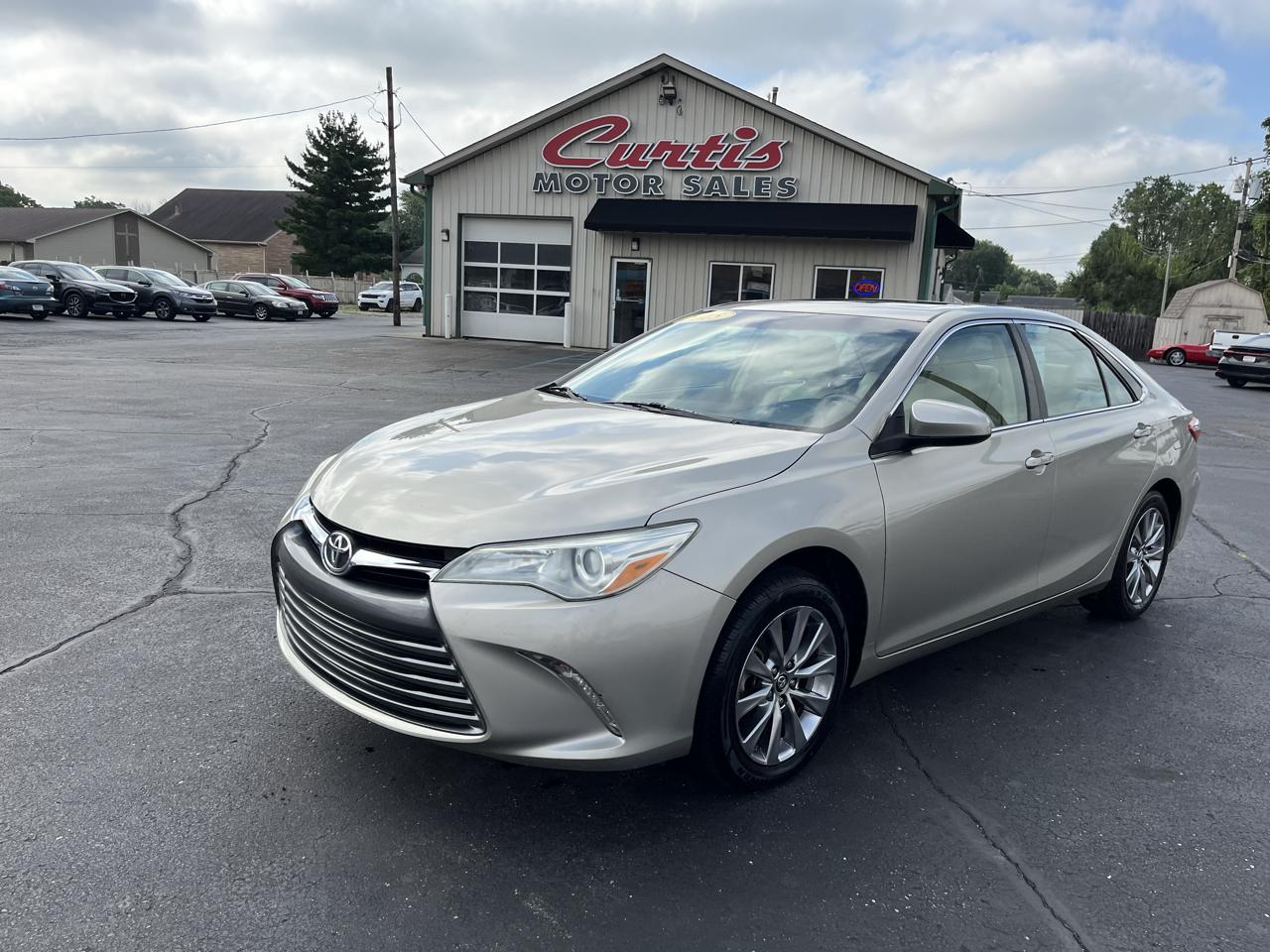 Toyota Camry SE 2015