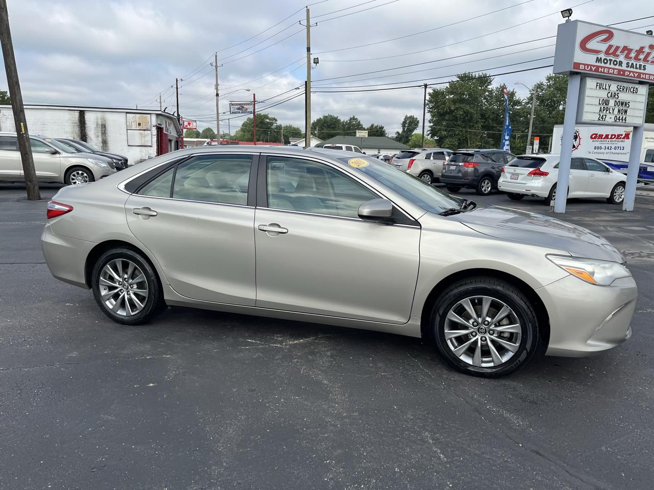 Toyota Camry SE 2015