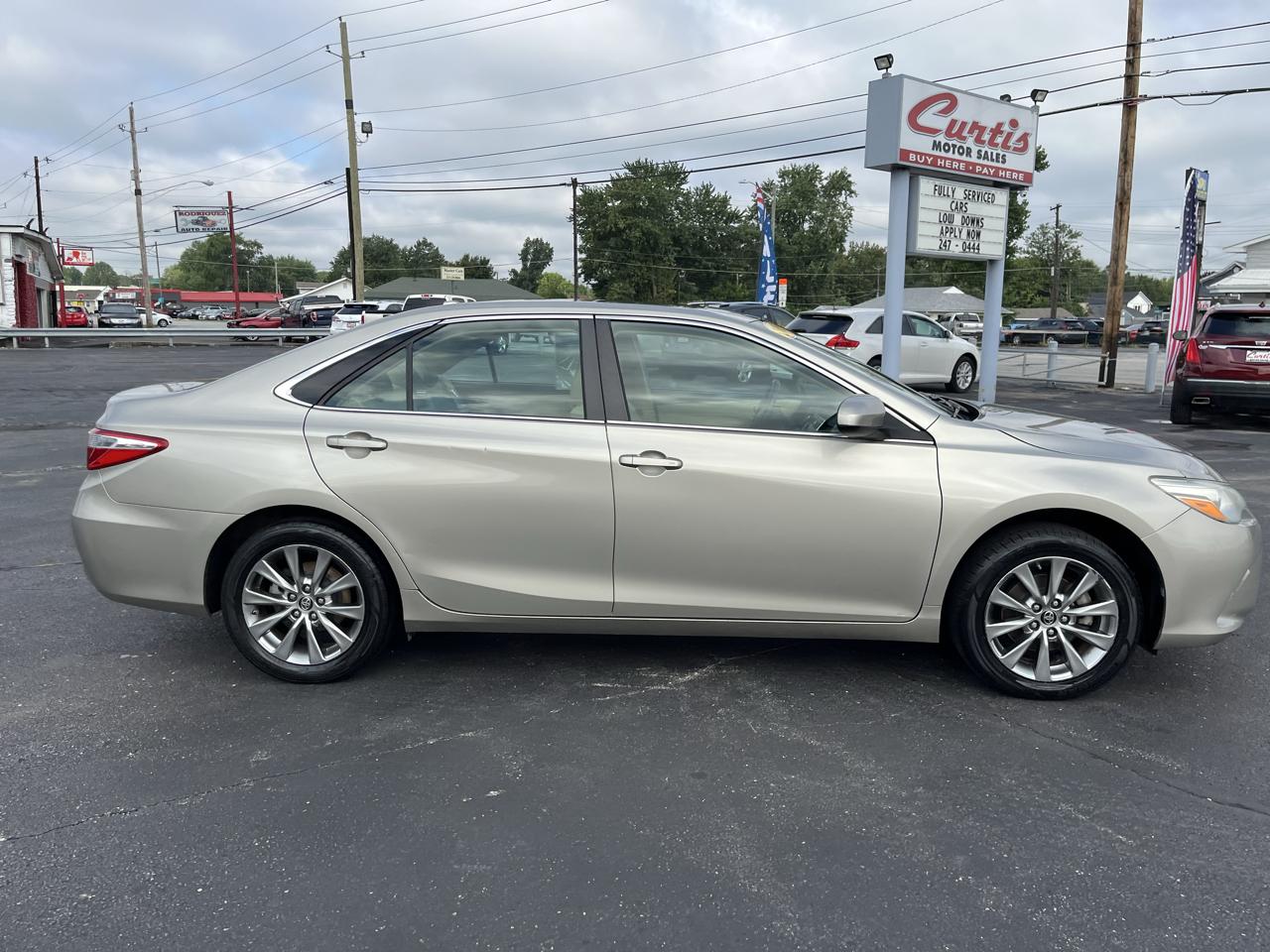 Toyota Camry SE 2015