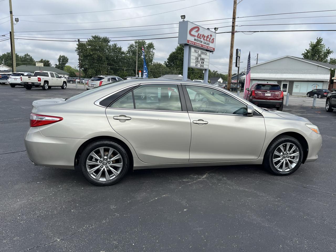 Toyota Camry SE 2015