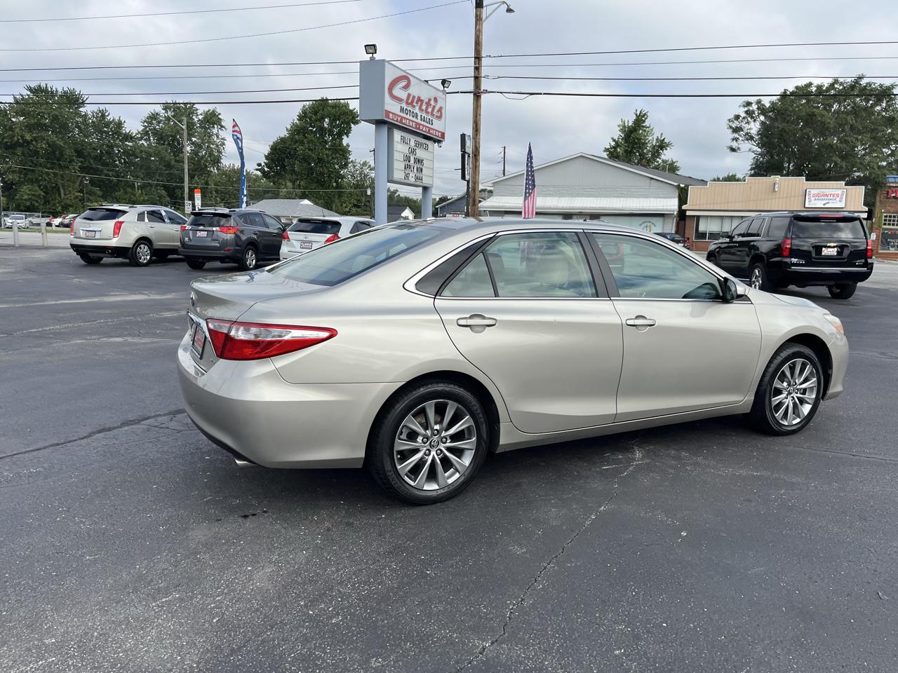 Toyota Camry SE 2015