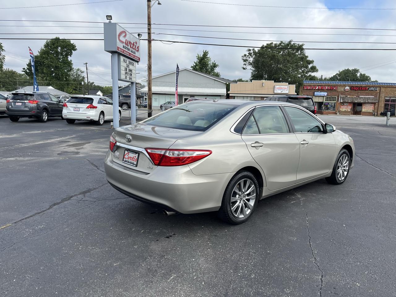Toyota Camry SE 2015
