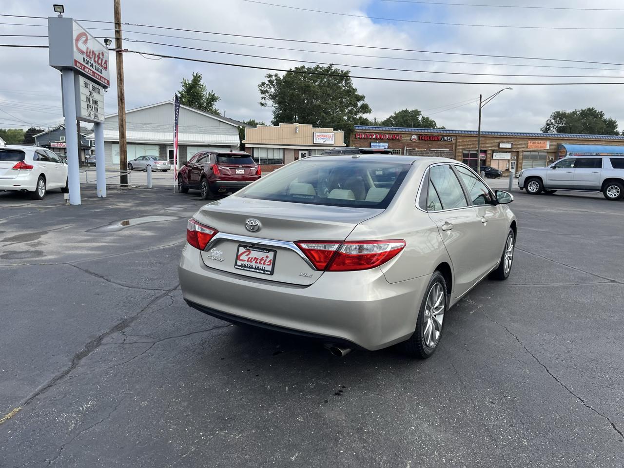 Toyota Camry SE 2015