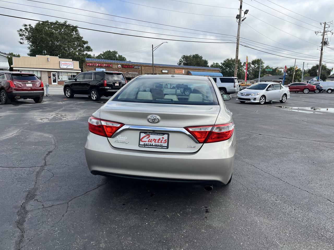 Toyota Camry SE 2015