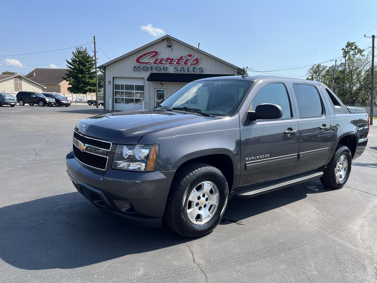 Chevrolet Avalanche LS 2WD 2010