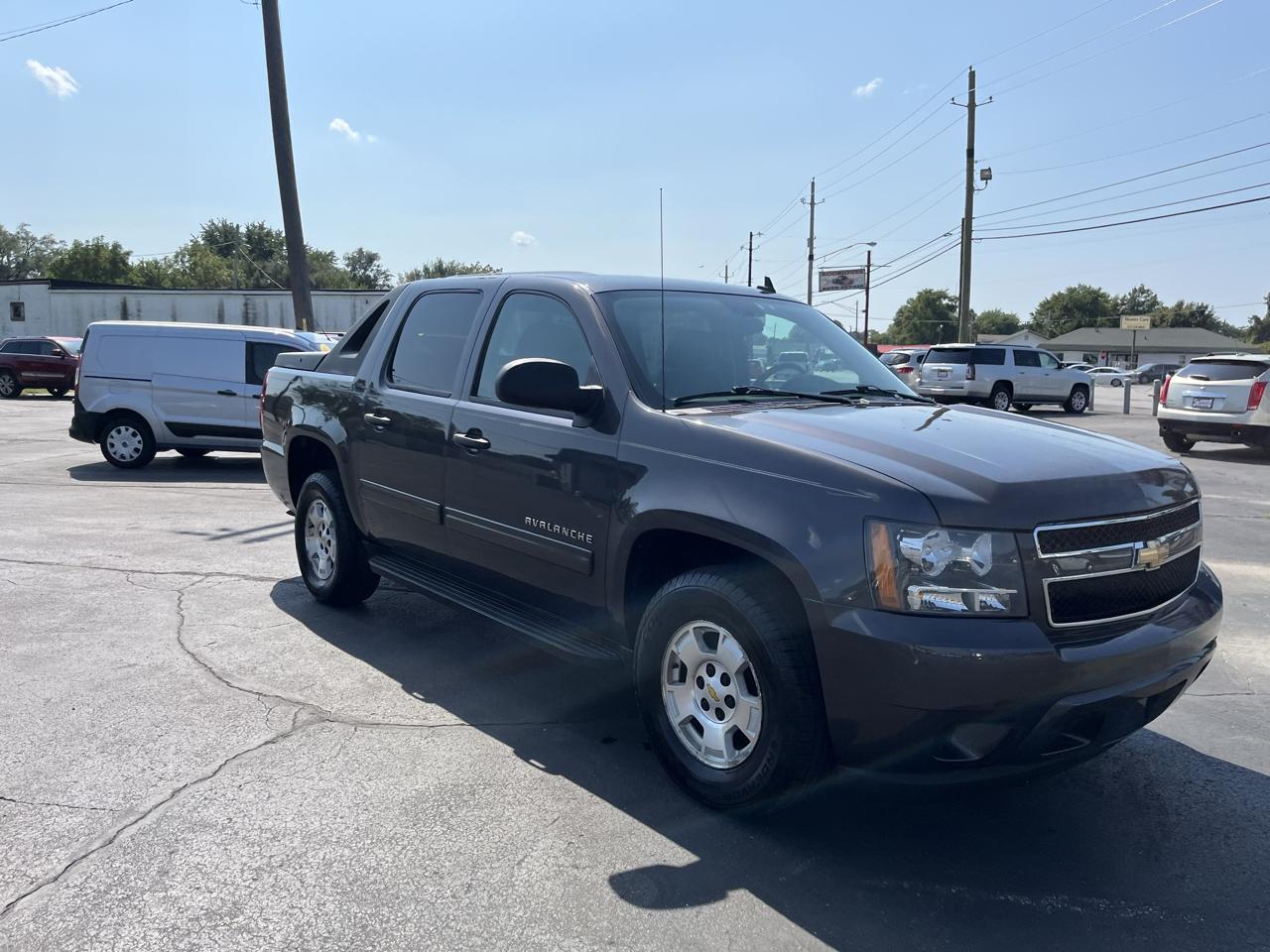 Chevrolet Avalanche LS 2WD 2010