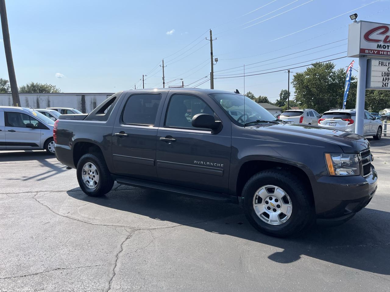Chevrolet Avalanche LS 2WD 2010