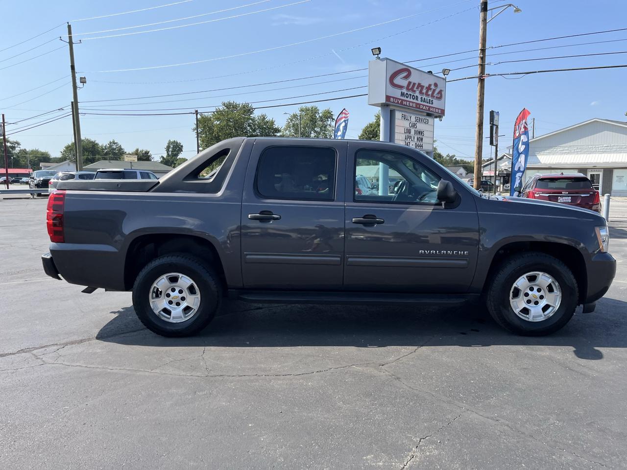 Chevrolet Avalanche LS 2WD 2010