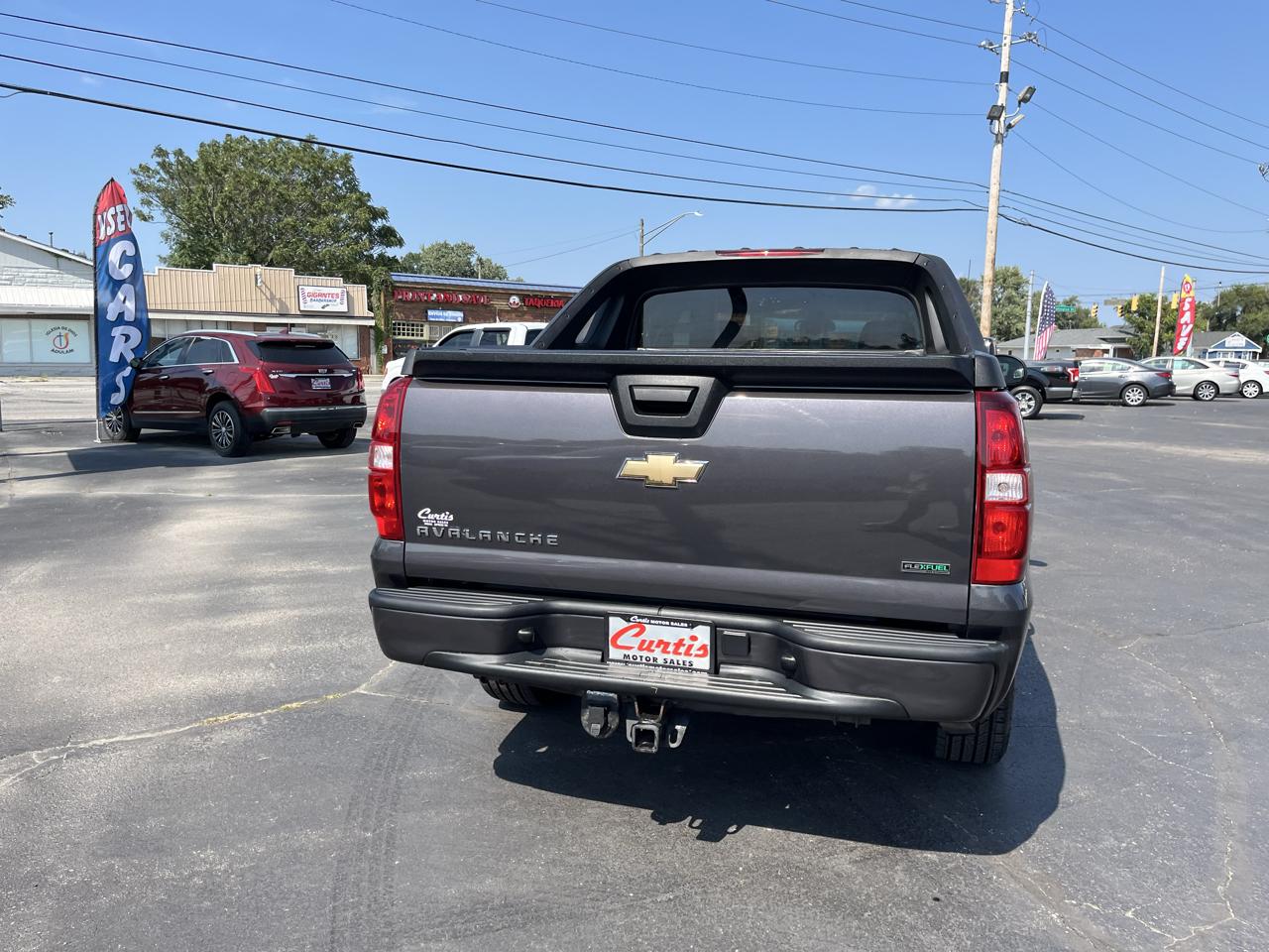 Chevrolet Avalanche LS 2WD 2010