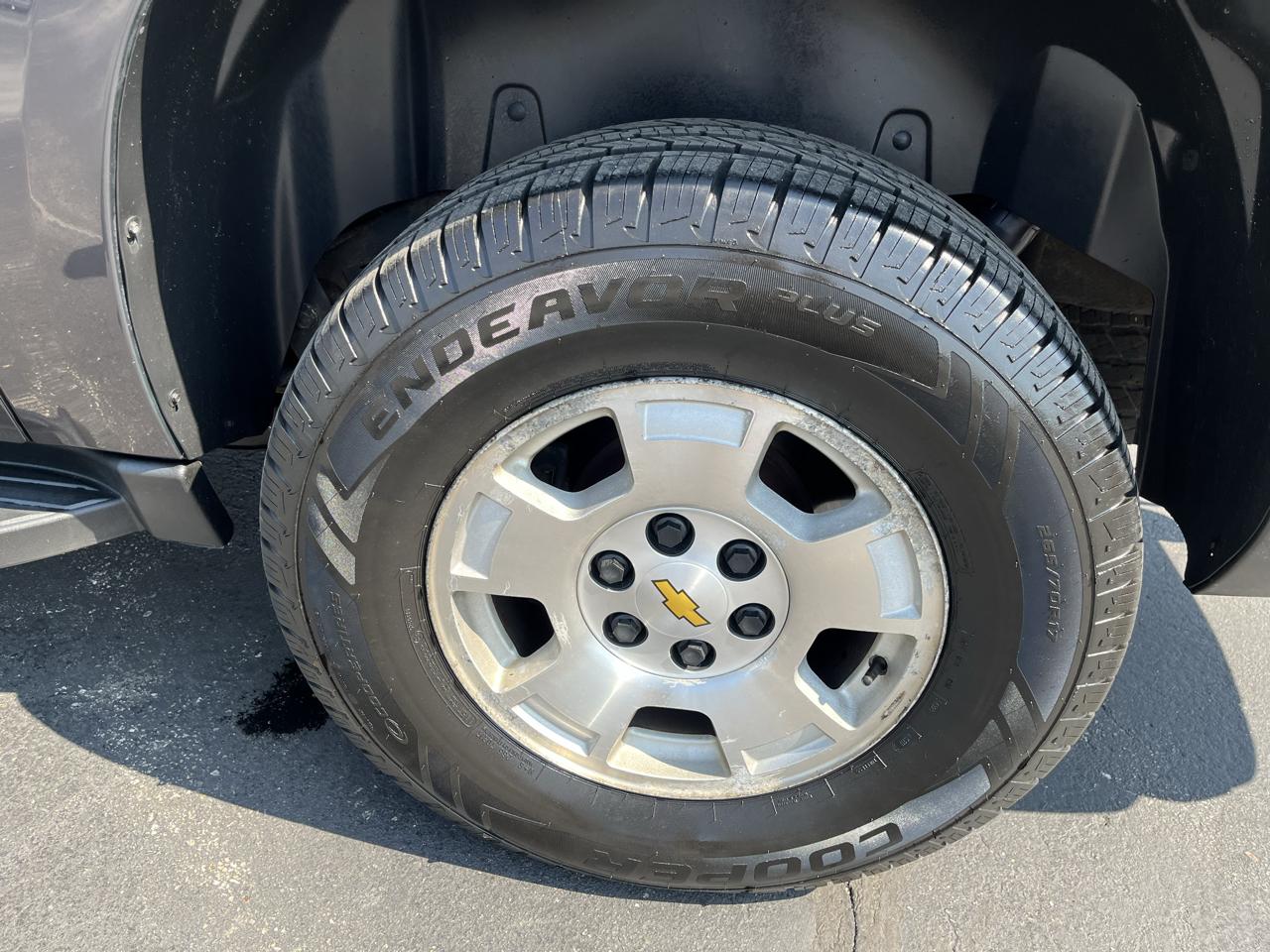 Chevrolet Avalanche LS 2WD 2010