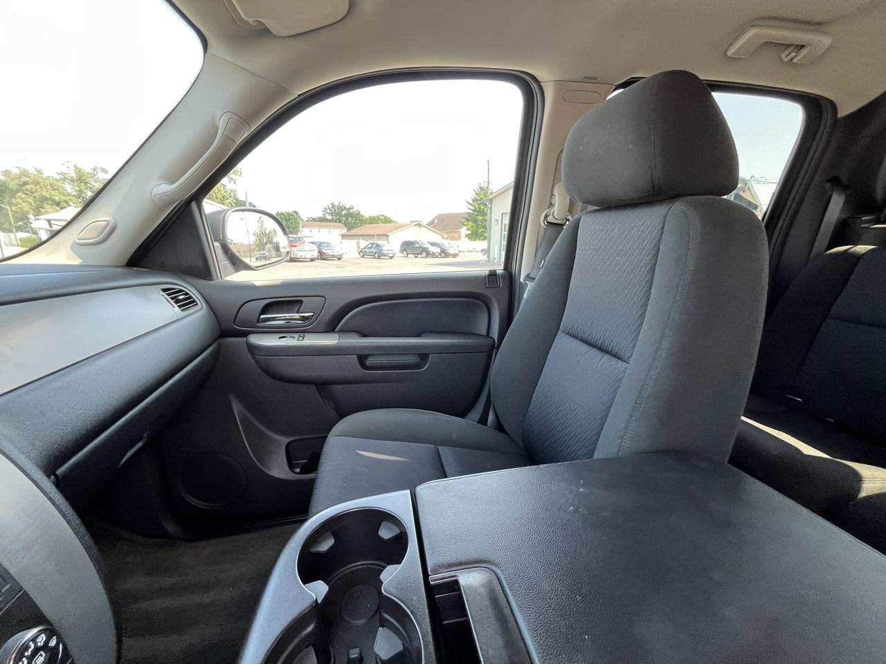 Chevrolet Avalanche LS 2WD 2010