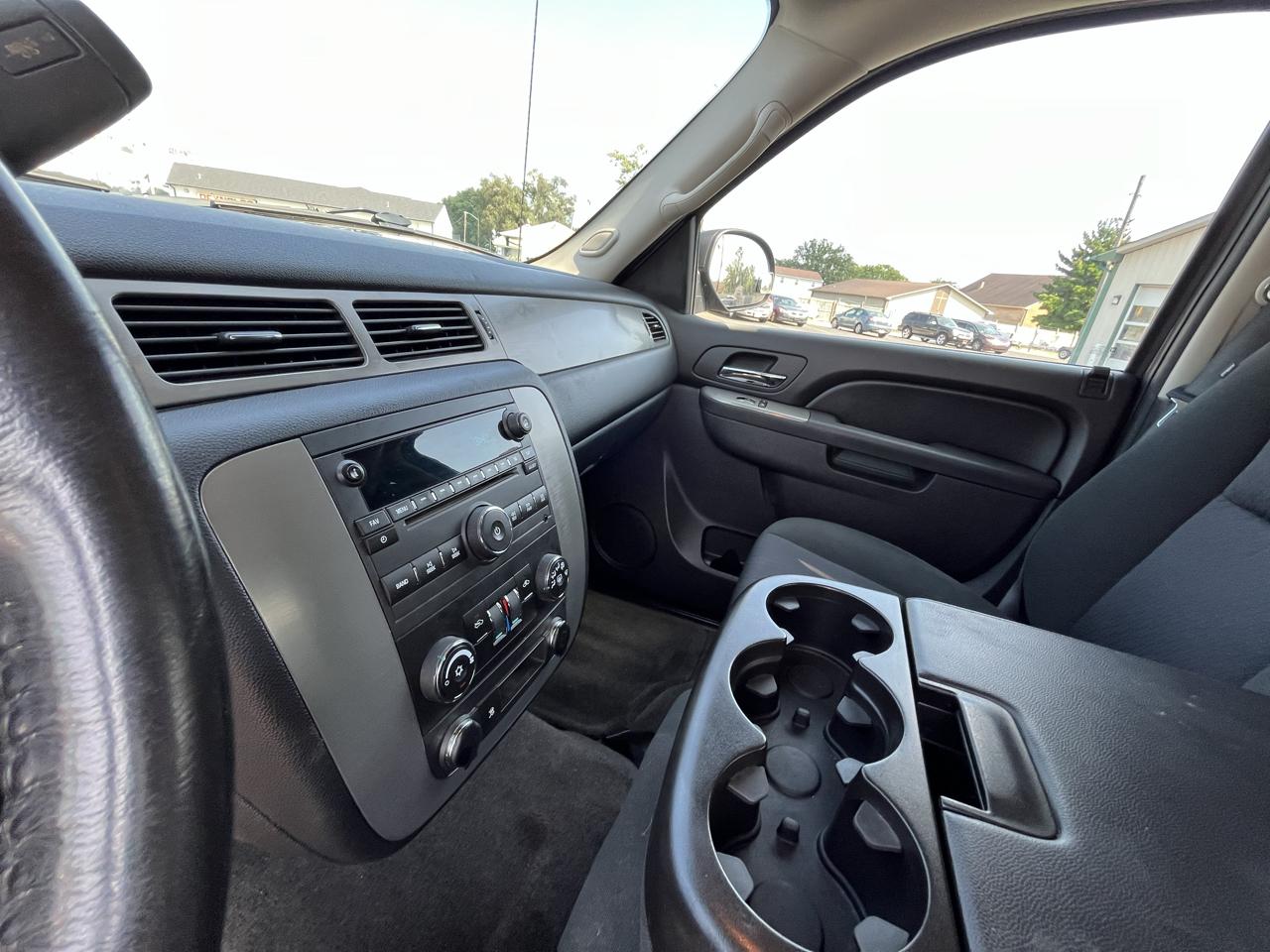 Chevrolet Avalanche LS 2WD 2010