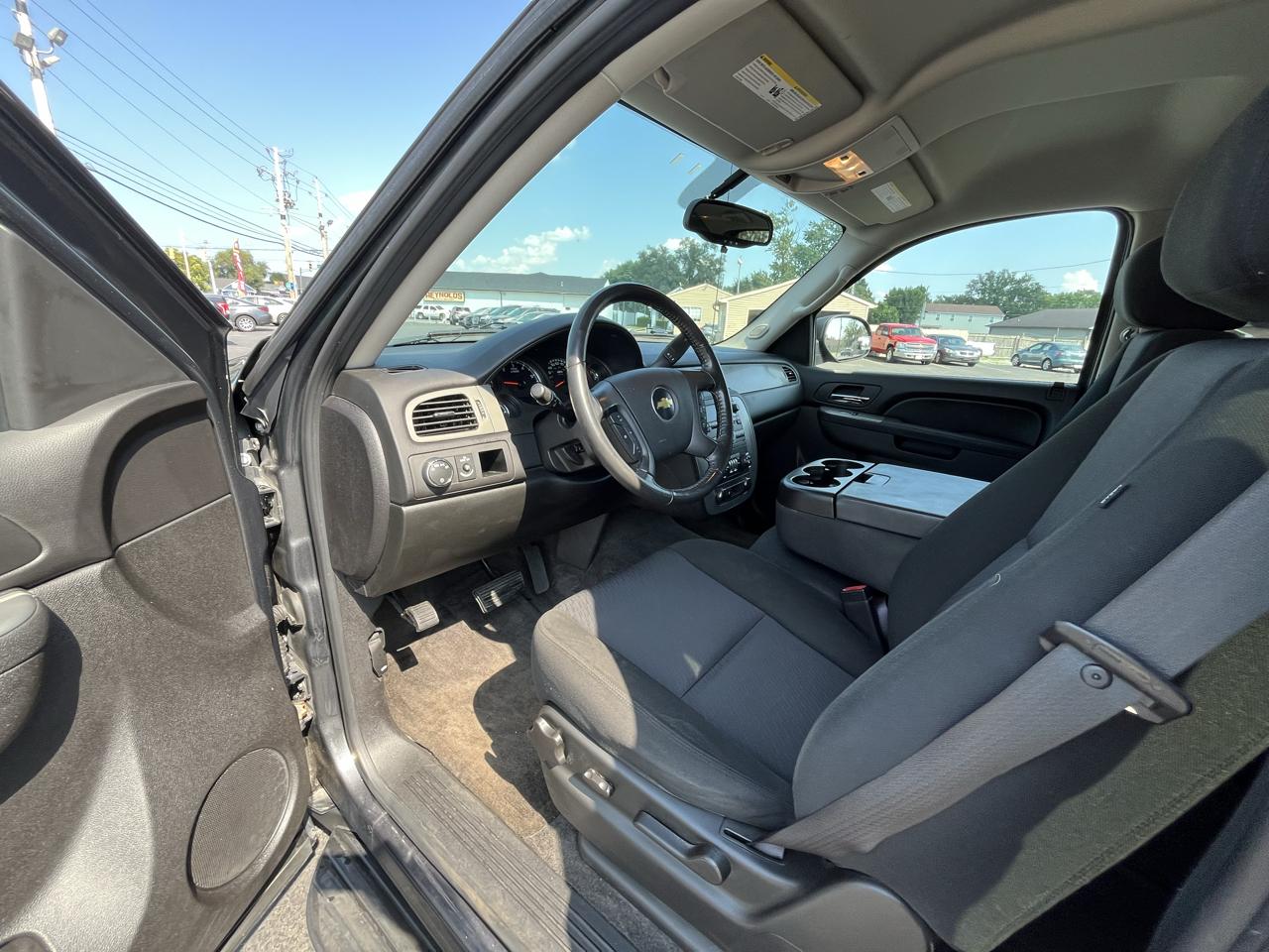 Chevrolet Avalanche LS 2WD 2010