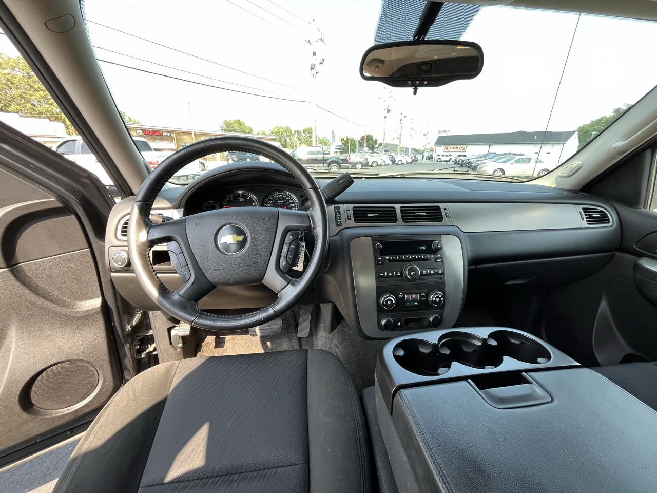 Chevrolet Avalanche LS 2WD 2010