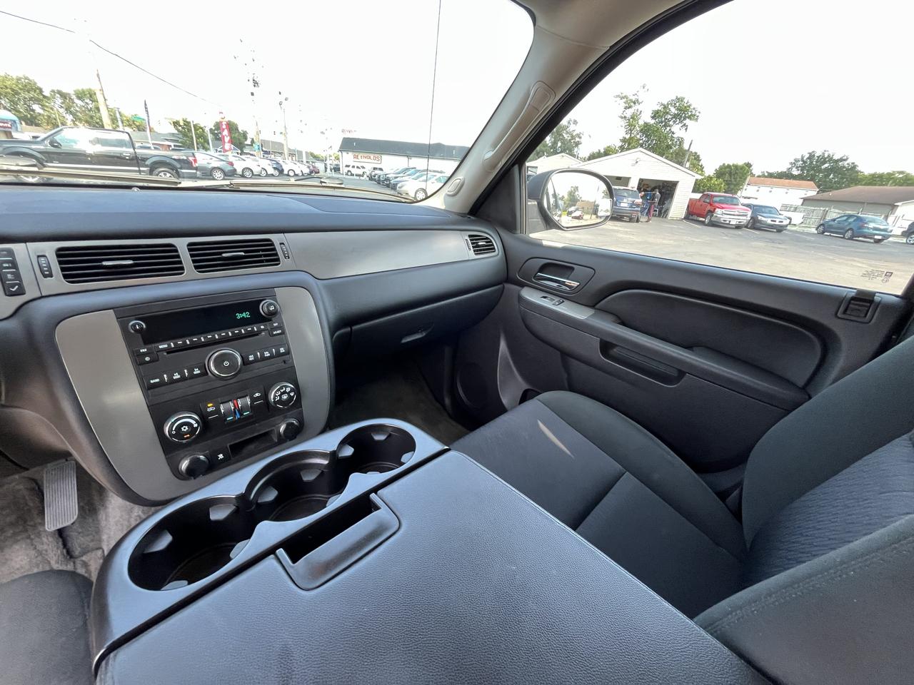 Chevrolet Avalanche LS 2WD 2010
