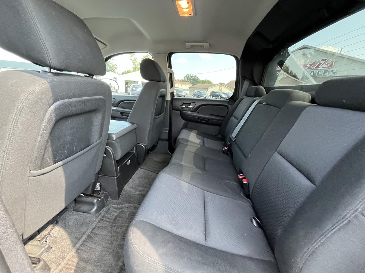 Chevrolet Avalanche LS 2WD 2010