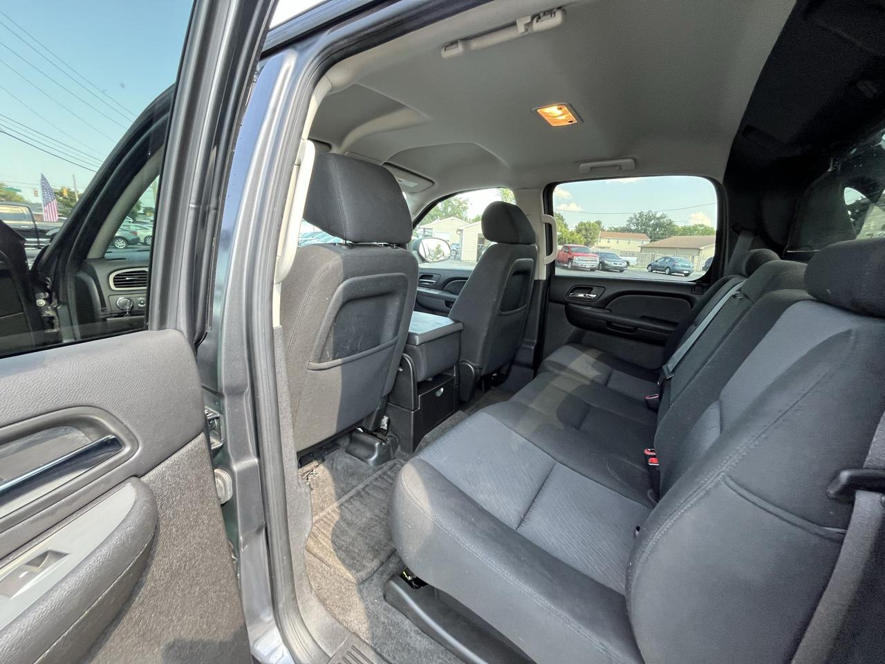 Chevrolet Avalanche LS 2WD 2010