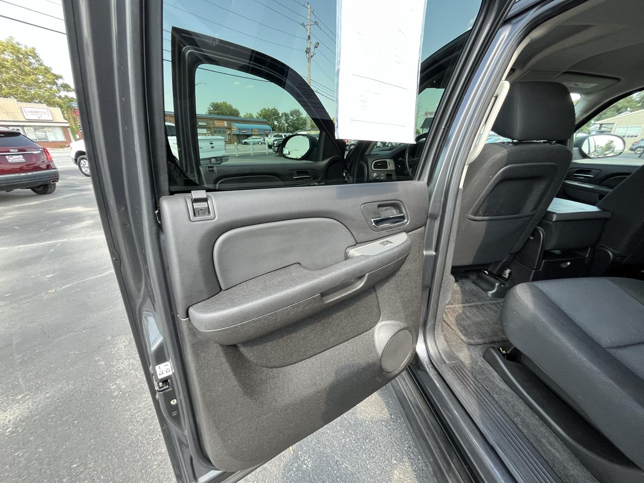 Chevrolet Avalanche LS 2WD 2010