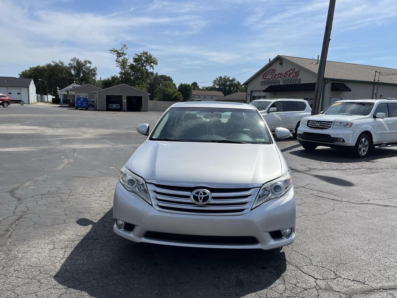 Toyota Avalon Base 2011