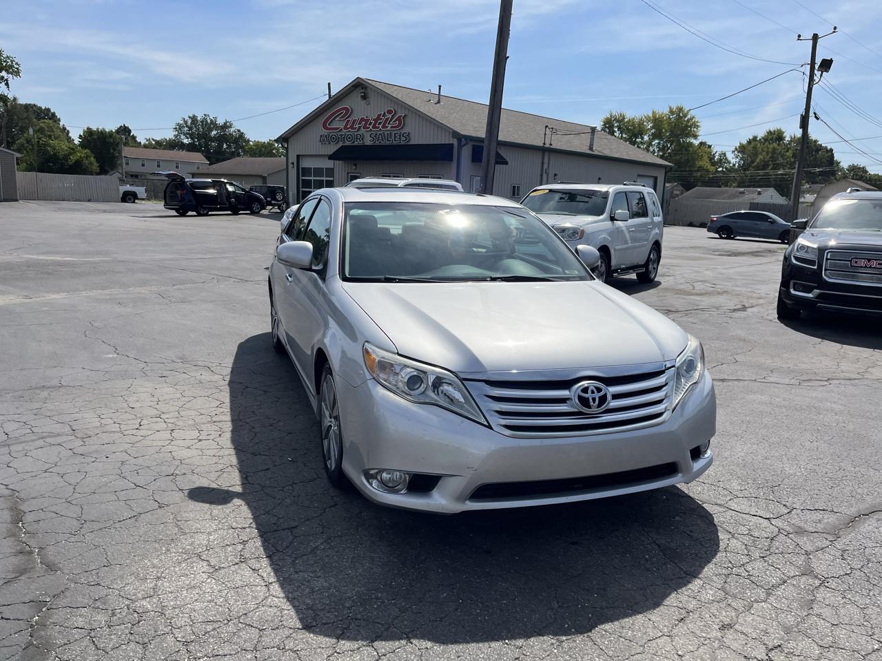 Toyota Avalon Base 2011