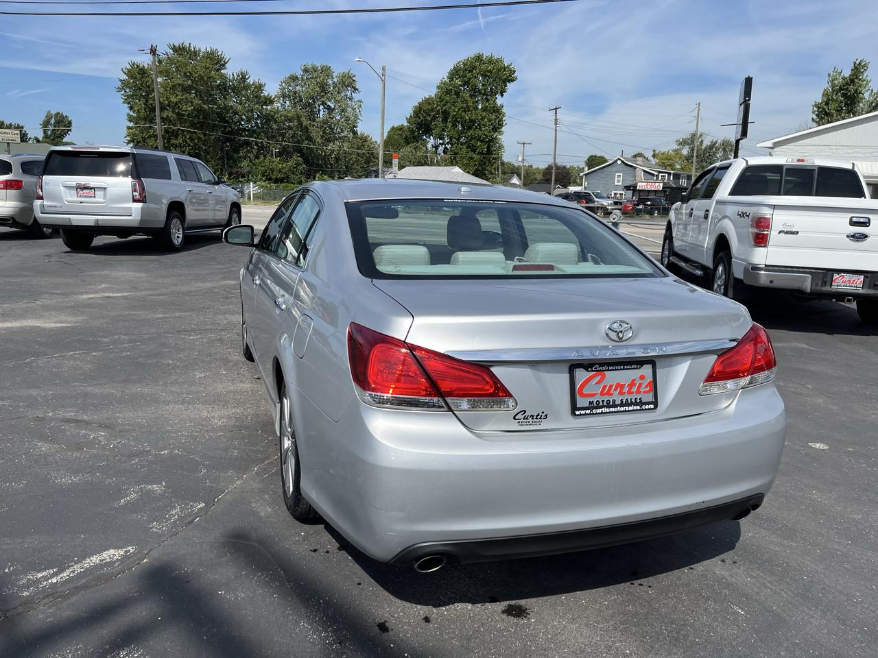 Toyota Avalon Base 2011