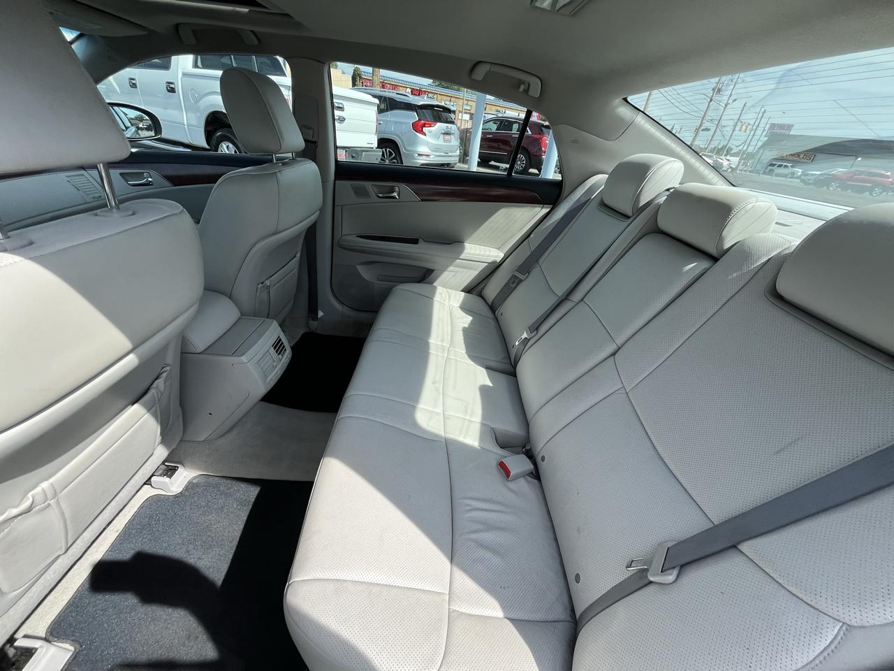 Toyota Avalon Base 2011